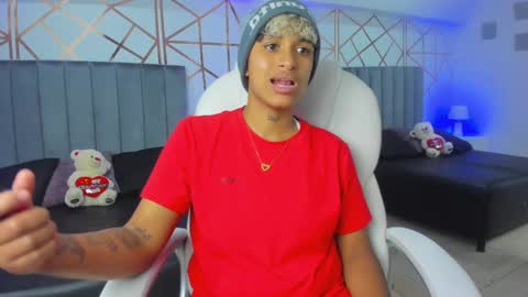 Snapshot of dominick_joness chatting on January 4, 2025, 7:34 pm Dominick  online show from January 4, 2025, 7:34 pm