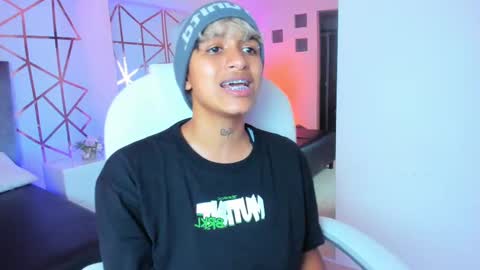 Snapshot of dominick_joness chatting on January 8, 2025, 12:06 am Dominick  online show from January 8, 2025, 12:06 am