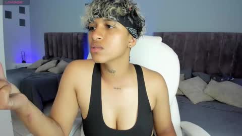 Snapshot of dominick_joness chatting on January 19, 2025, 2:04 am Dominick  online show from January 19, 2025, 2:04 am