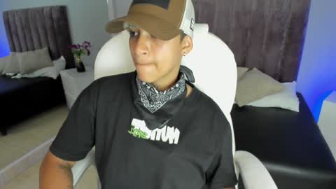 Snapshot of dominick_joness chatting on January 29, 2025, 11:46 pm Dominick  online show from January 29, 2025, 11:46 pm