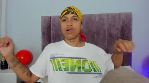 Snapshot of dominick_joness chatting on February 16, 2025, 1:25 am Dominick  online show from February 16, 2025, 1:25 am