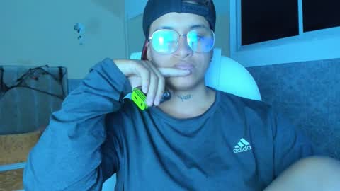 Snapshot of dominick_joness chatting on October 15, 2025, 5:07 am Dominick  online show from October 15, 2025, 5:07 am