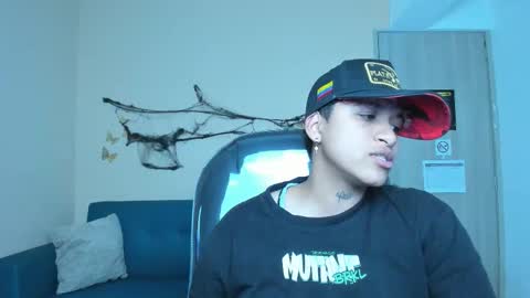 Snapshot of dominick_joness chatting on October 28, 2025, 5:55 am Dominick  online show from October 28, 2025, 5:55 am