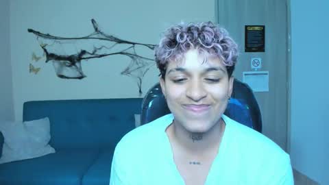 Snapshot of dominick_joness chatting on October 31, 2025, 5:41 am Dominick  online show from October 31, 2025, 5:41 am