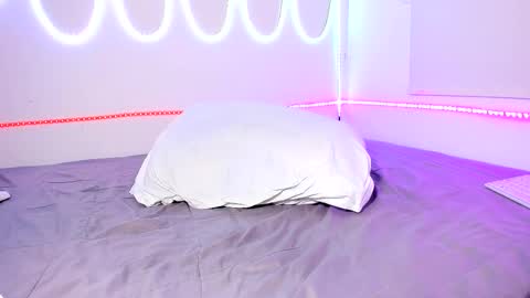  Dominic  online show from November 22, 2025, 11:26 pm