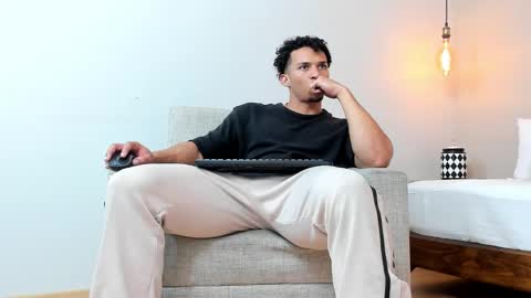 Dominick Star online show from January 29, 2025, 9:33 am