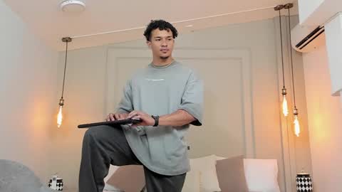 Dominick Star online show from February 9, 2025, 4:36 am