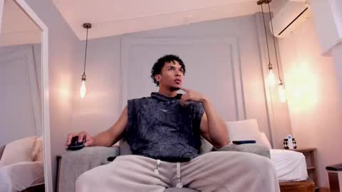 Dominick Star online show from September 19, 2025, 4:47 am