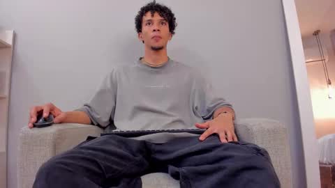 Dominick Star online show from October 26, 2025, 4:07 am