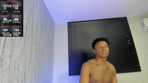Snapshot of dominicsccott chatting on December 17, 2024, 1:05 pm Dominicscott online show from December 17, 2024, 1:05 pm