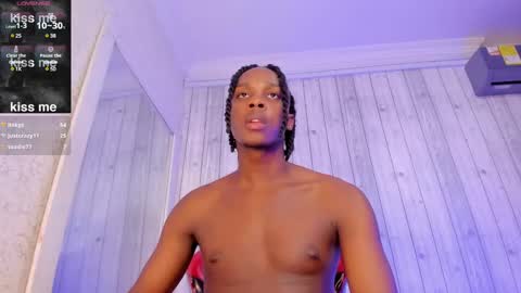 Snapshot of dominicsccott chatting on February 17, 2025, 7:10 pm Dominicscott online show from February 17, 2025, 7:10 pm