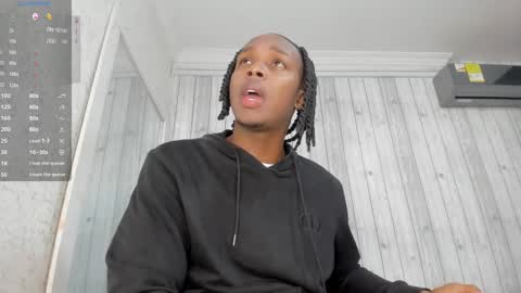 Snapshot of dominicsccott chatting on February 24, 2025, 12:26 pm Dominicscott online show from February 24, 2025, 12:26 pm