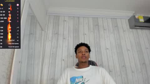 Snapshot of dominicsccott chatting on March 10, 2025, 12:26 pm Dominicscott online show from March 10, 2025, 12:26 pm