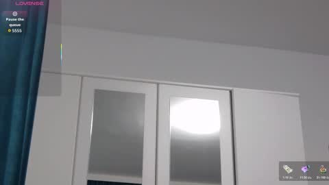 dominicvalente online show from November 24, 2025, 10:42 pm