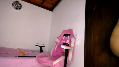   online show from April 4, 2026, 11:35 pm