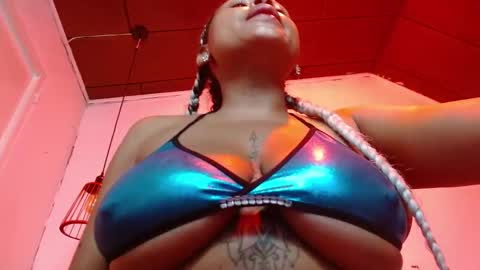  D O M I N K  online show from November 17, 2025, 7:58 am