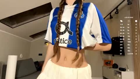 Kira online show from June 12, 2026, 7:46 pm