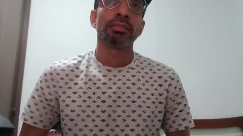 Snapshot of don__chi chatting on December 23, 2024, 1:18 am don__chi online show from December 23, 2024, 1:18 am