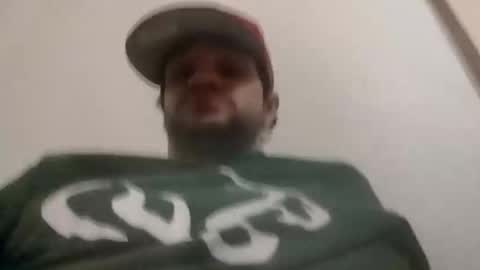 donglish718856 online show from January 12, 2026, 4:39 am