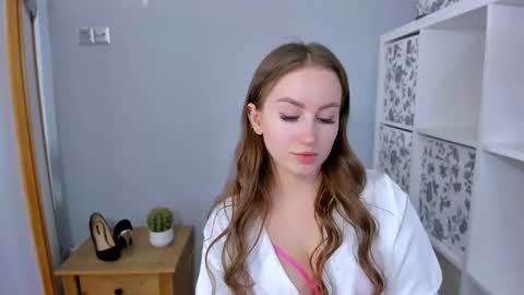 Snapshot of donnasensual chatting on October 21, 2025, 4:30 pm DonnaSensual online show from October 21, 2025, 4:30 pm
