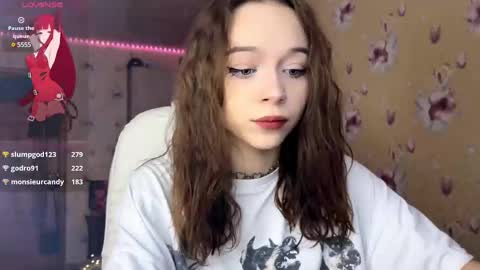 Nicole online show from December 18, 2024, 3:33 pm