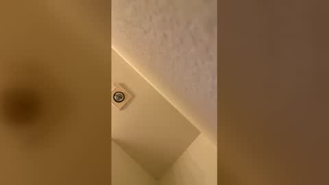 doodlez224472 online show from April 21, 2026, 8:01 pm