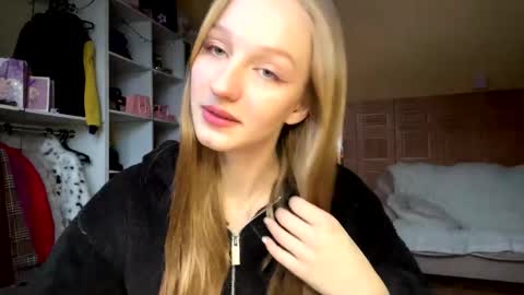 Snapshot of doreathagustave chatting on March 2, 2026, 1:40 pm Anika online show from March 2, 2026, 1:40 pm