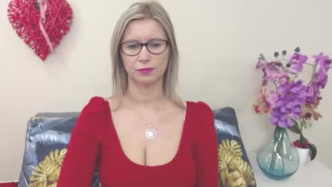 Snapshot of doreenkiss chatting on December 17, 2024, 7:29 am DoreenSexy online show from December 17, 2024, 7:29 am