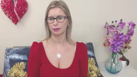 Snapshot of doreenkiss chatting on December 18, 2024, 12:18 pm DoreenSexy online show from December 18, 2024, 12:18 pm