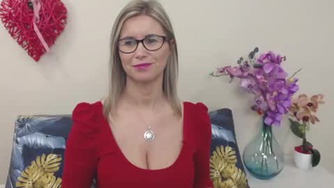 Snapshot of doreenkiss chatting on January 2, 2025, 10:26 am DoreenSexy online show from January 2, 2025, 10:26 am
