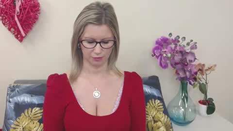 Snapshot of doreenkiss chatting on February 4, 2025, 10:21 am DoreenSexy online show from February 4, 2025, 10:21 am