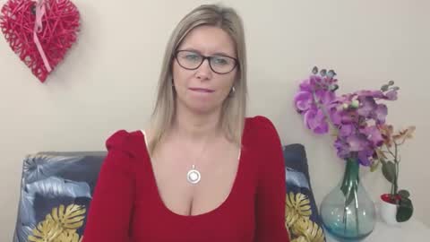 Snapshot of doreenkiss chatting on February 11, 2025, 10:37 am DoreenSexy online show from February 11, 2025, 10:37 am