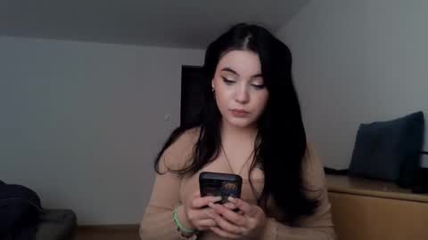 Snapshot of dorian1211 chatting on November 7, 2025, 12:05 pm Doriana online show from November 7, 2025, 12:05 pm