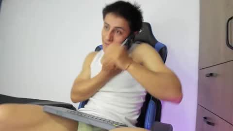 dorman_boy online show from November 10, 2025, 2:10 am