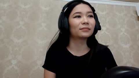 Snapshot of dorothygreene chatting on October 15, 2025, 10:15 am YuKi online show from October 15, 2025, 10:15 am