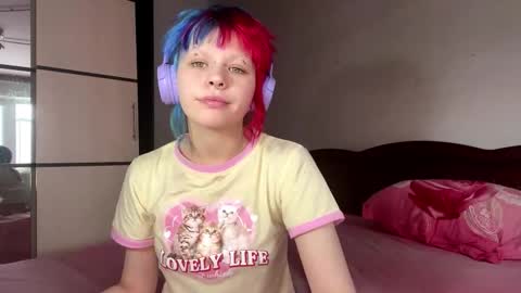 Milana online show from February 16, 2026, 8:10 am