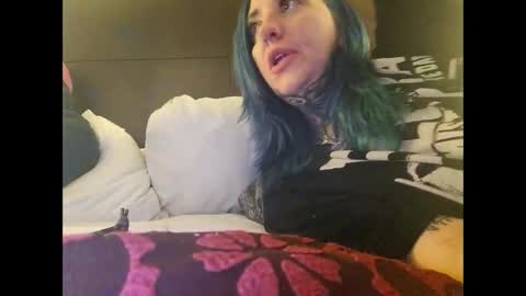 dosedgirl online show from December 14, 2024, 12:01 pm