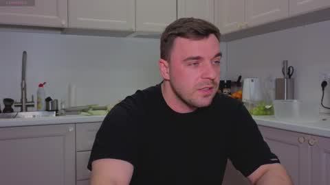 Snapshot of dosilasa chatting on November 29, 2025, 4:10 pm Sasha online show from November 29, 2025, 4:10 pm