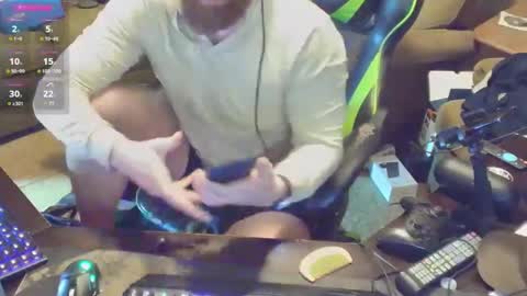 DotYourEyezez  online show from February 3, 2025, 12:47 pm