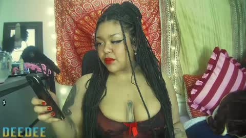 DeeDee online show from February 16, 2025, 11:27 am