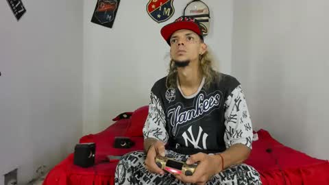 douglas_gallegos online show from February 27, 2025, 7:44 am