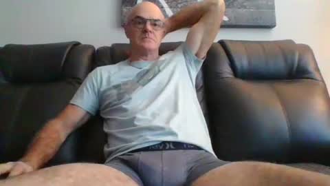 doum1122 online show from December 5, 2024, 1:06 pm