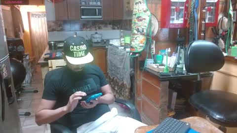 Snapshot of dr_simon84 chatting on January 2, 2025, 7:18 pm Dr Simon online show from January 2, 2025, 7:18 pm