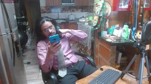 Snapshot of dr_simon84 chatting on January 3, 2025, 3:38 am Dr Simon online show from January 3, 2025, 3:38 am