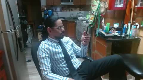 Snapshot of dr_simon84 chatting on January 10, 2025, 2:14 am Dr Simon online show from January 10, 2025, 2:14 am