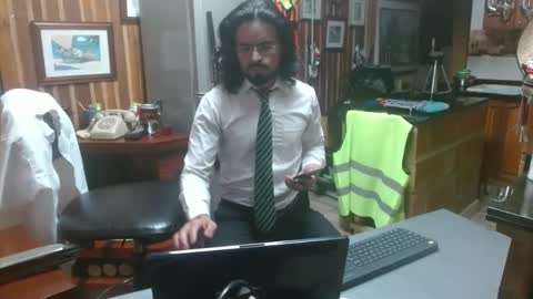 Snapshot of dr_simon84 chatting on January 30, 2025, 5:52 am Dr Simon online show from January 30, 2025, 5:52 am