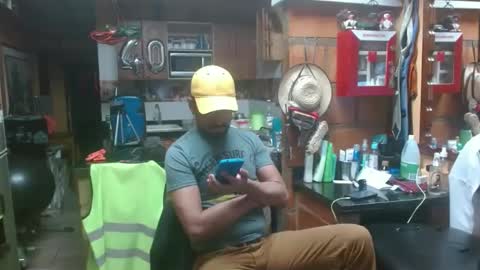 Snapshot of dr_simon84 chatting on February 4, 2025, 2:28 am Dr Simon online show from February 4, 2025, 2:28 am