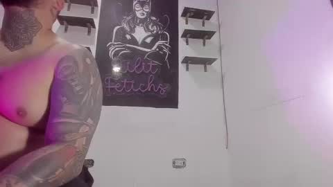 drake whitee Independent Model online show from September 15, 2025, 3:17 am