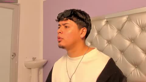 drakeeee online show from October 17, 2025, 1:57 pm