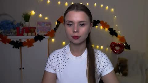 Mari online show from October 20, 2025, 5:19 am